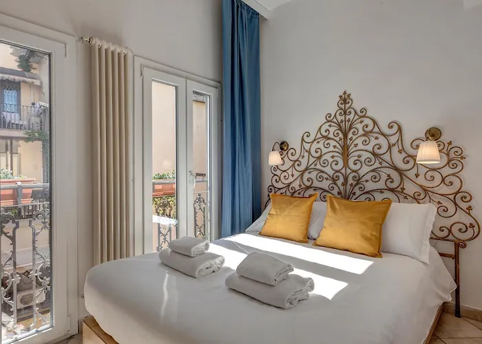 Taddeo Apartement By Mamo Florence